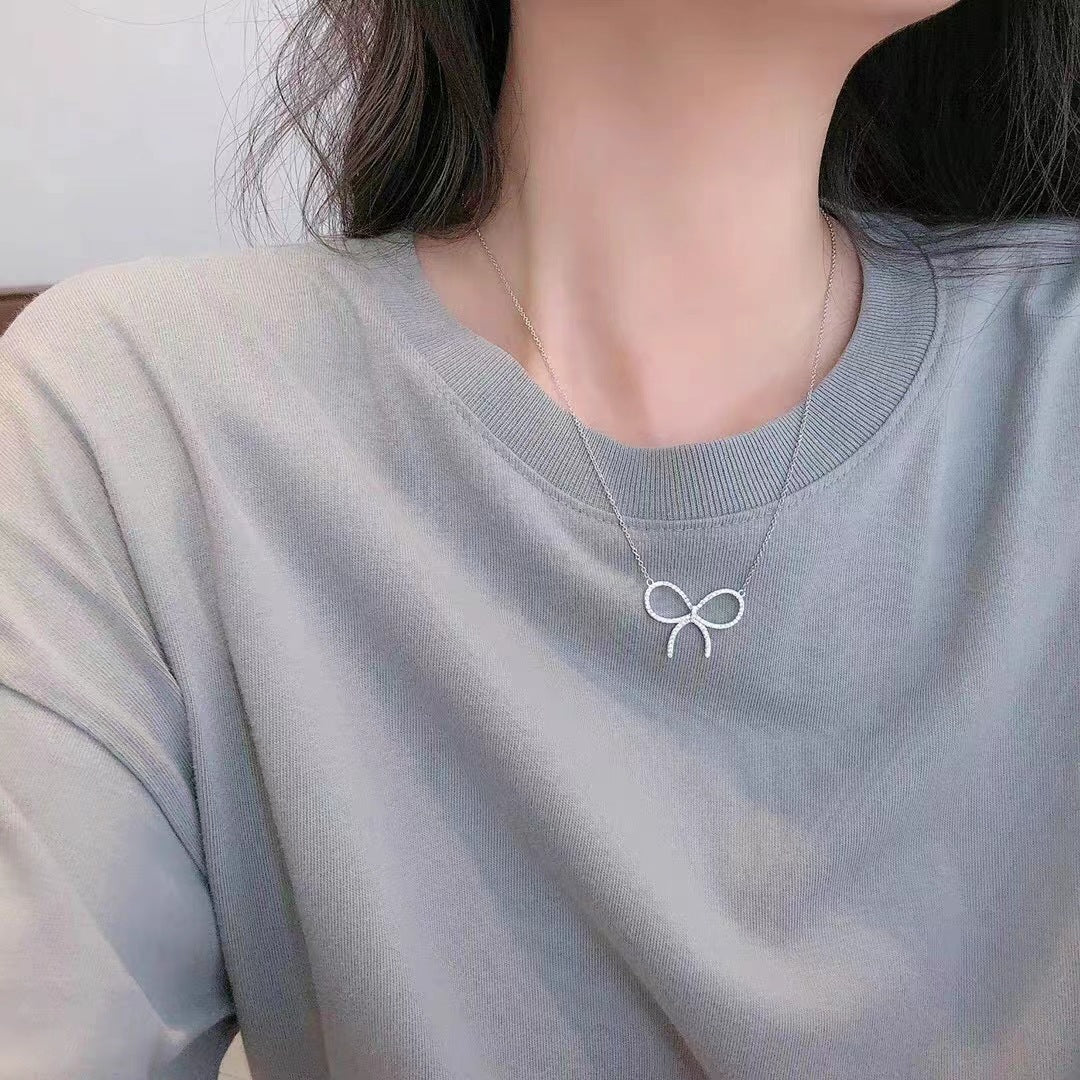 Daisy Bow Necklace